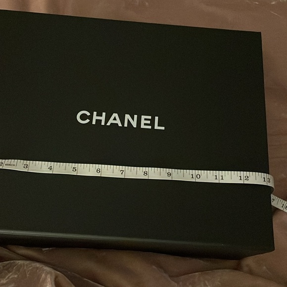 Chanel gift box - Picture 3 of 5